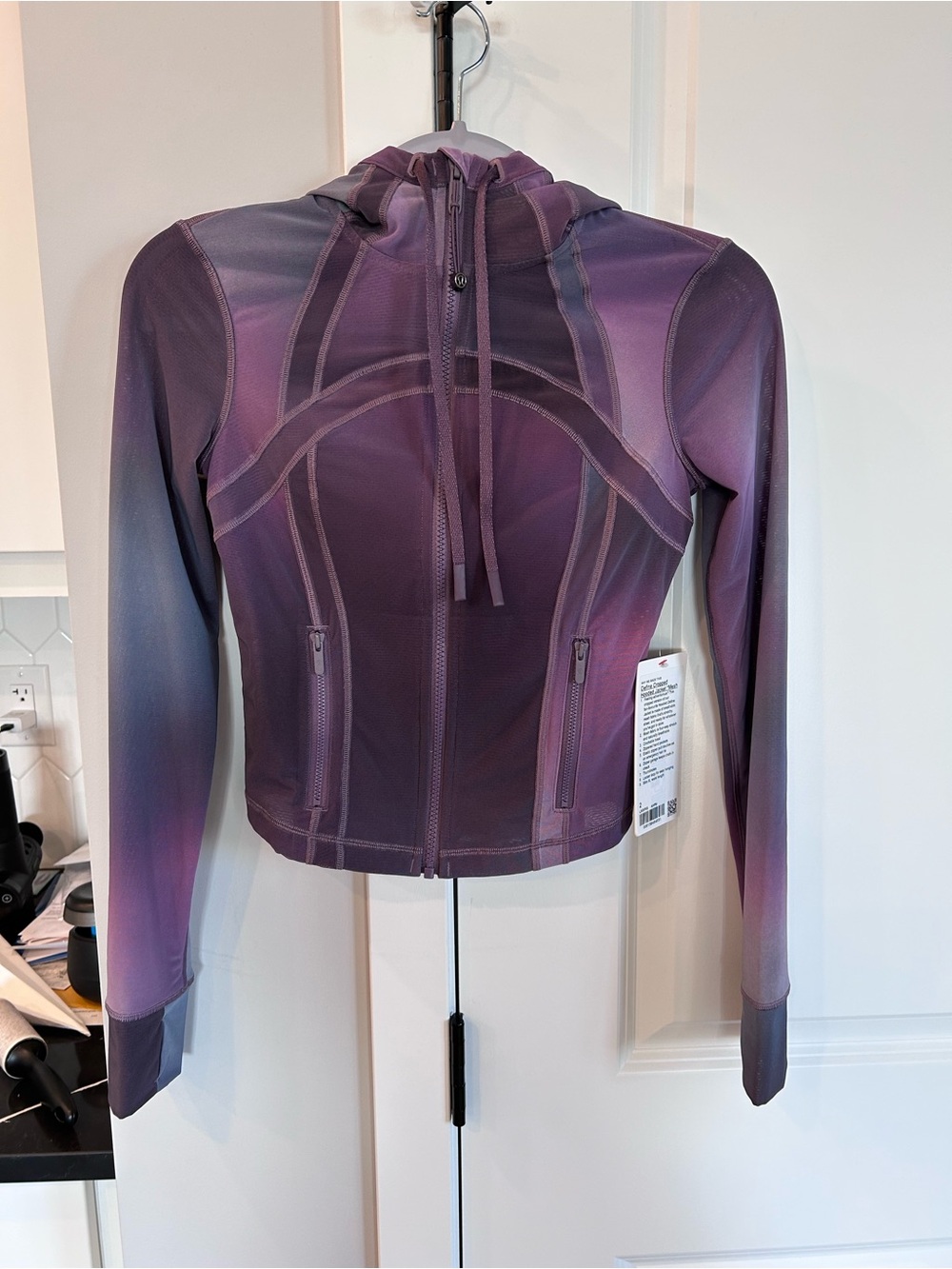 NWT Lululemon Define Cropped Hooded
Jacket Mesh Aurora Haze Purple Multi - Picture 3 of 7